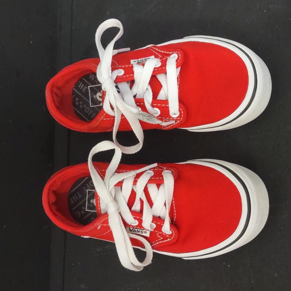 USED VANS LOW TOP TIE UP SHOE KIDS SIZE 13 COLOR RED HAS WEAR SEE ALL PHOTOS - Picture 2 of 10